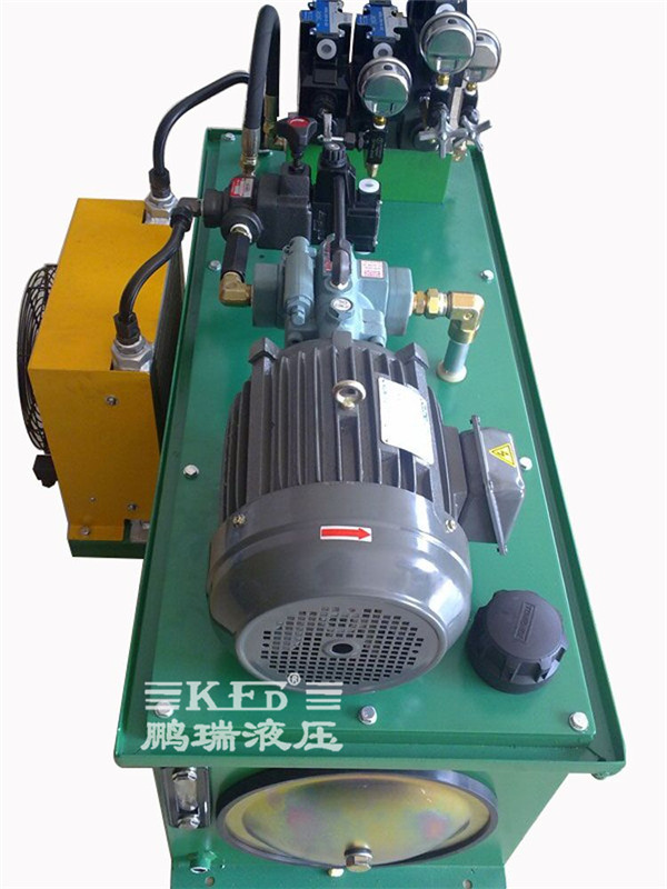 鵬瑞汽車簡體翻邊機(jī)液壓系統(tǒng)