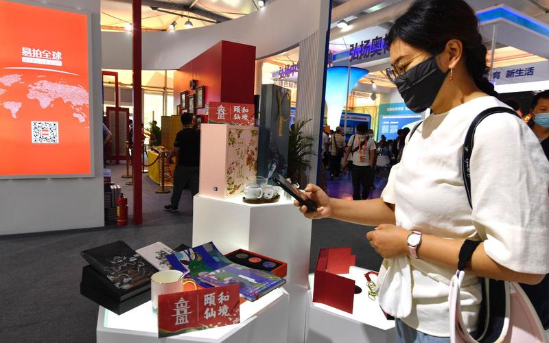 以高度開放的創意市場發展服務貿易